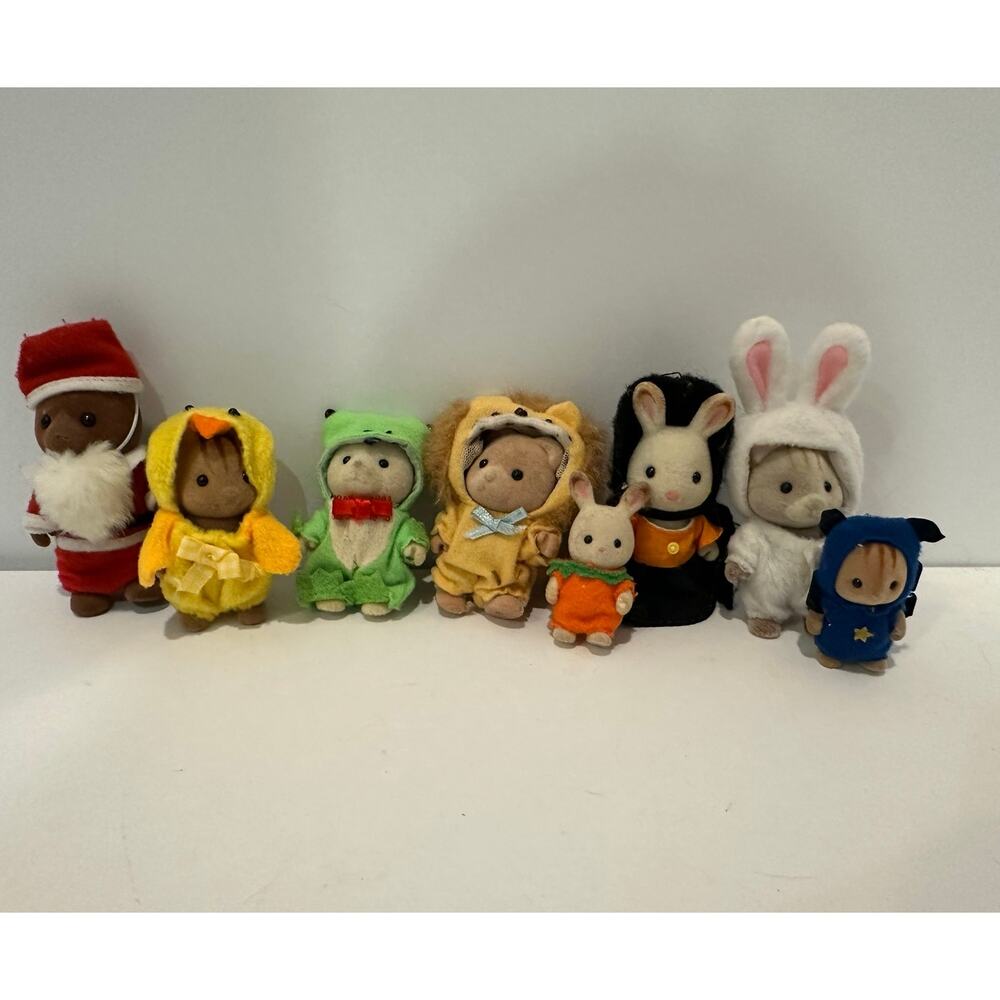 Vintage lot Calico Critters Halloween Costumes Santa - played with condition